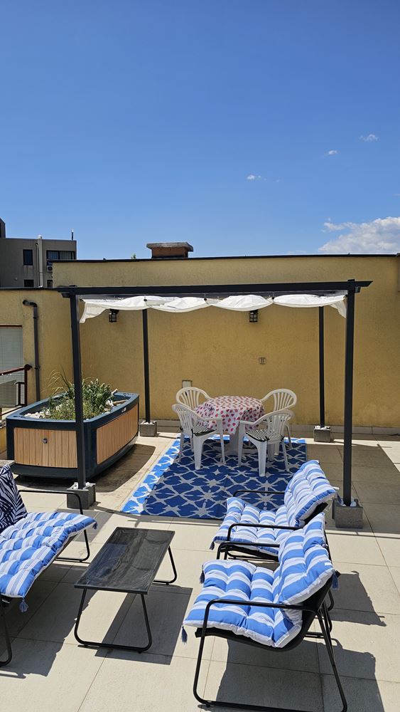 Zweizimmer-Maisonette mit großer Panoramaterrasse in einer prestigeträchtigen Anlage in Sveti Vlas