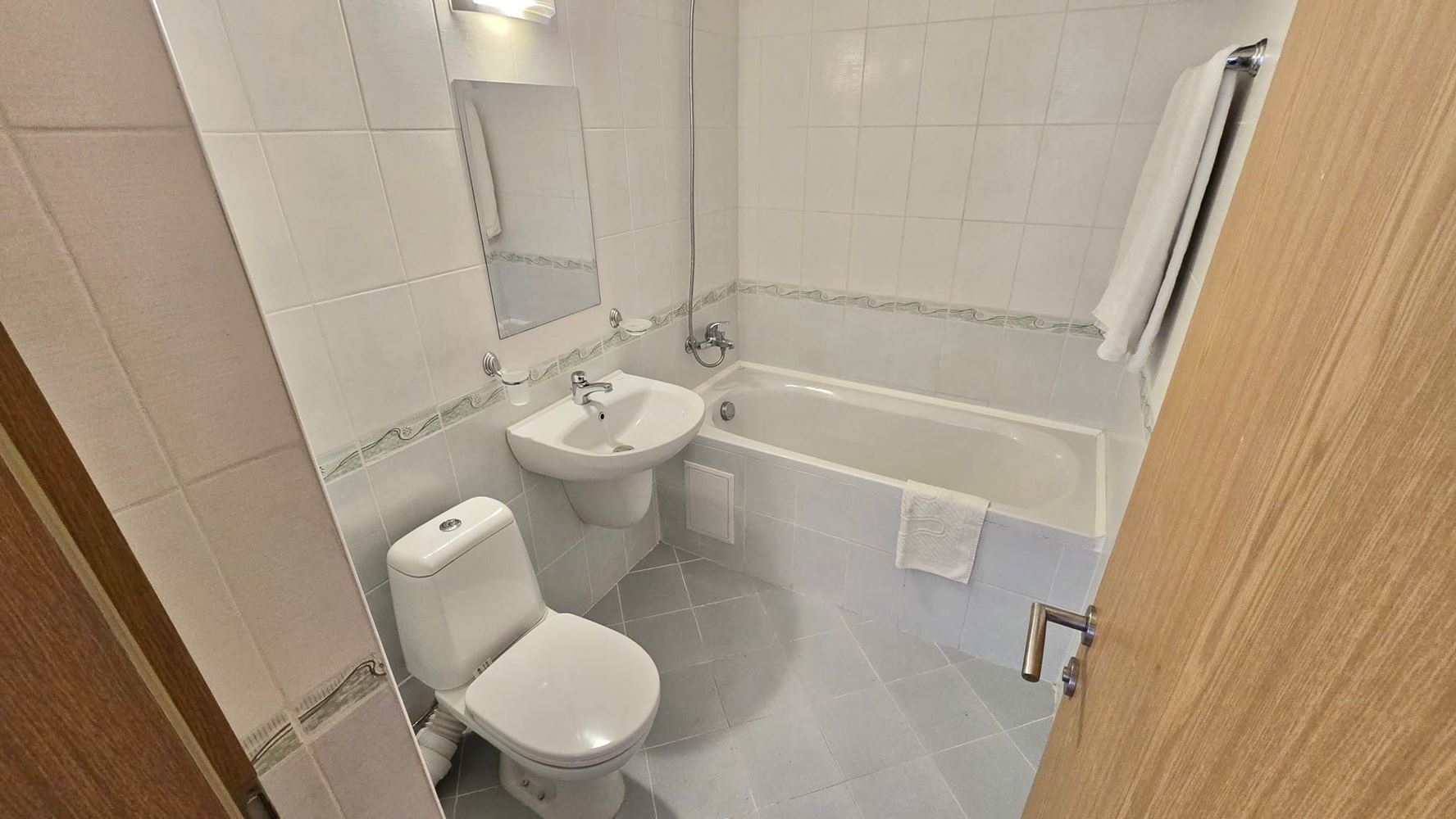 Attraktive Ein-Zimmer-Wohnung mit Poolblick in Aheloy