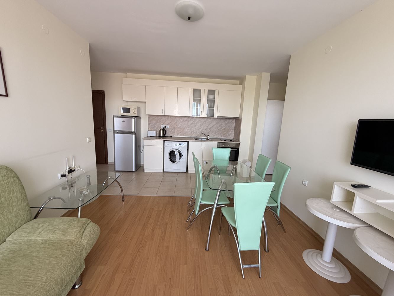 Geräumige Wohnung mit zwei Schlafzimmern in Sonnenstrand – Panoramablick und ruhige Lage