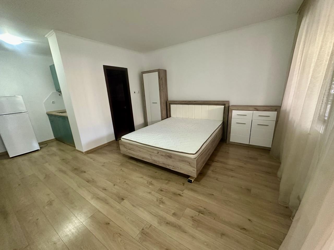 Geräumiges Erdgeschoss-Studio mit großer Terrasse und Möglichkeit zur Ein-Zimmer-Wohnung – Sicherheit und Komfort in Nessebar