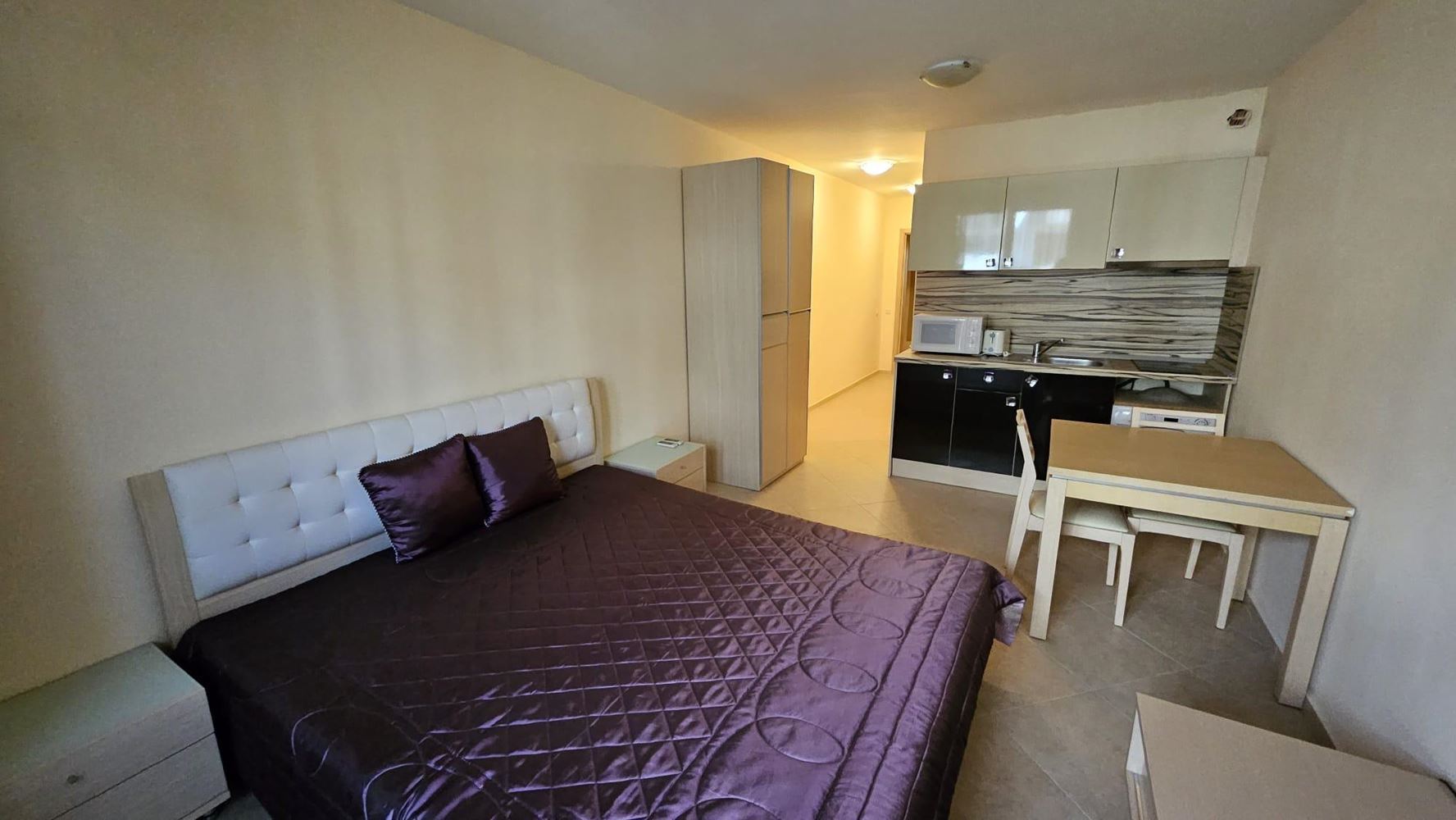 Geräumige Drei-Zimmer-Wohnung mit ausgezeichnetem Potenzial in Sonnenstrand – 110 m² Komfort und Funktionalität