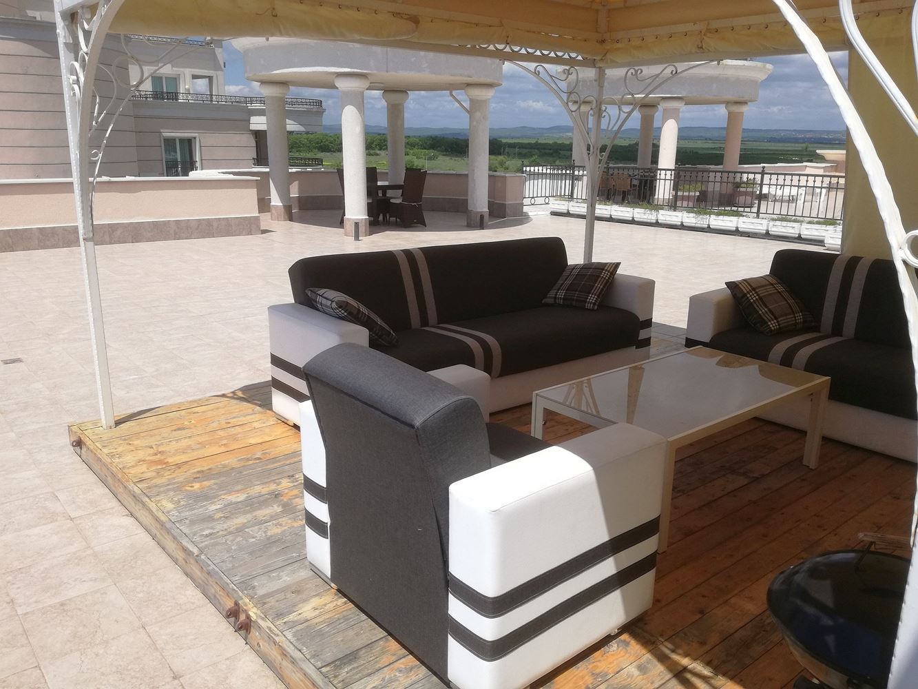 Luxuriöse Maisonette mit großer Panoramaterrasse und Meerblick in Pomorie