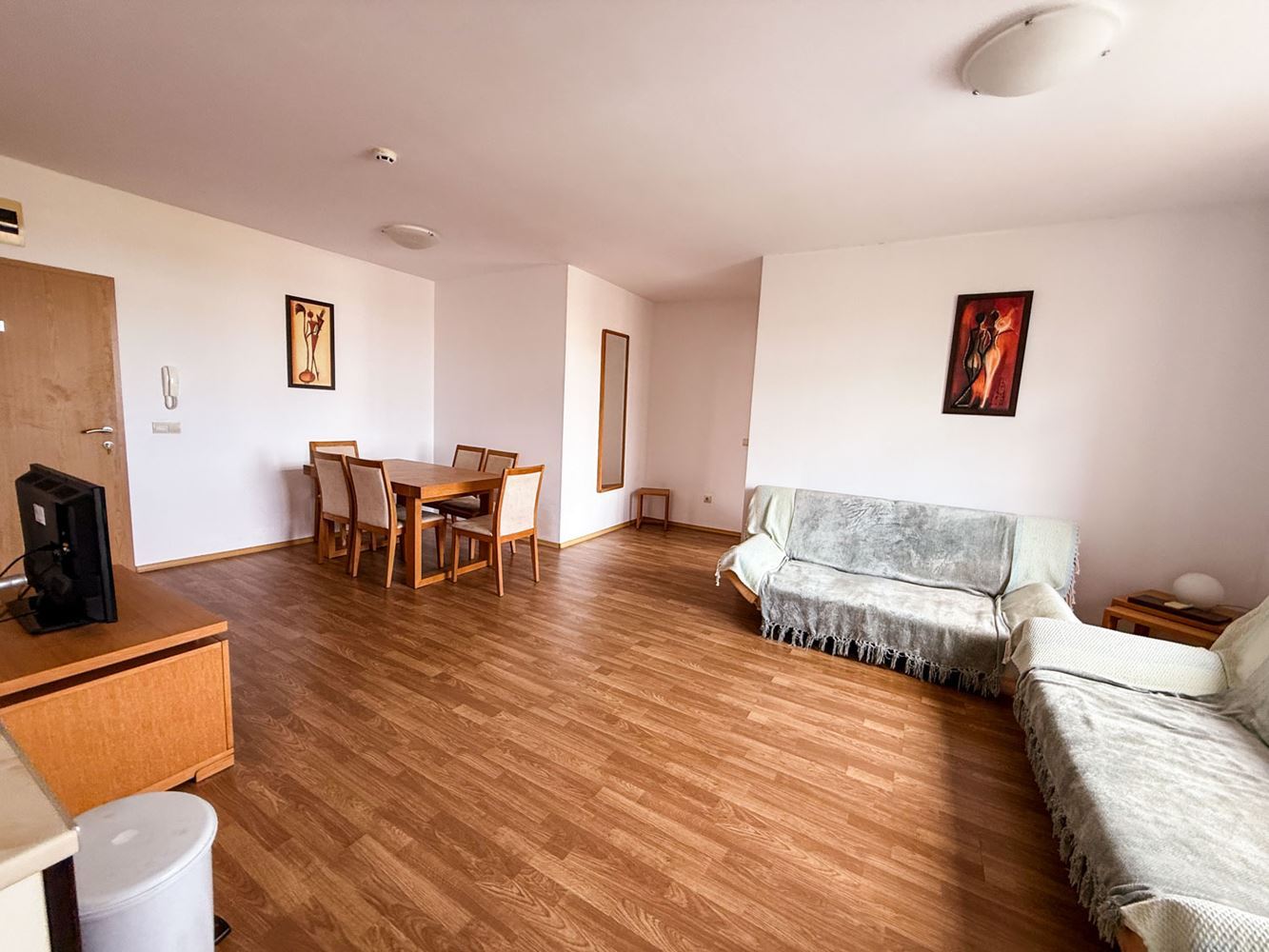 Großzügige 3-Zimmer-Wohnung mit teilweisem Meerblick in Aheloy