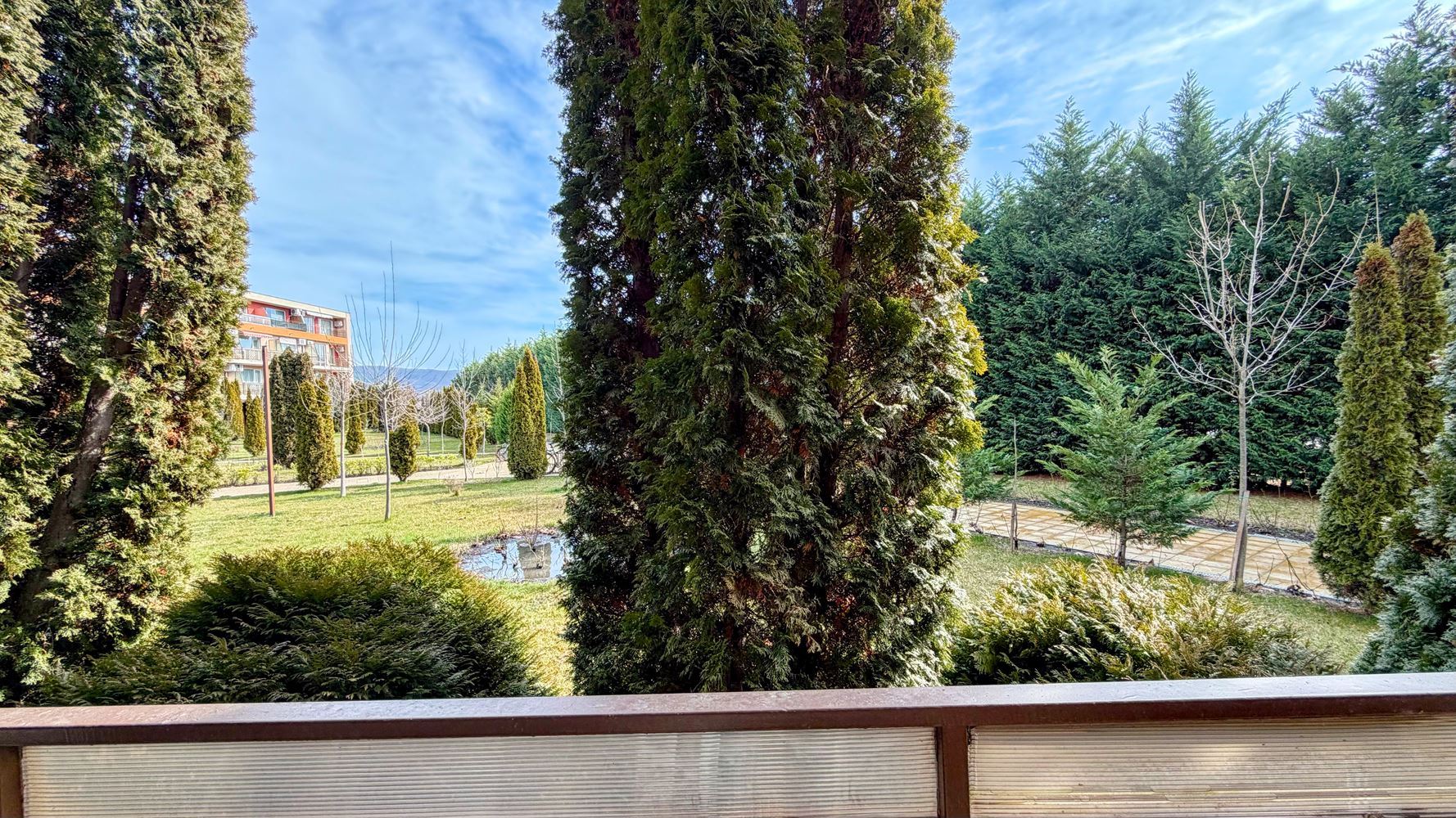 Geräumiges Studio mit Terrasse in einem modernen Komplex am Sonnenstrand – Komfort und Unterhaltung nur wenige Gehminuten vom Meer entfernt