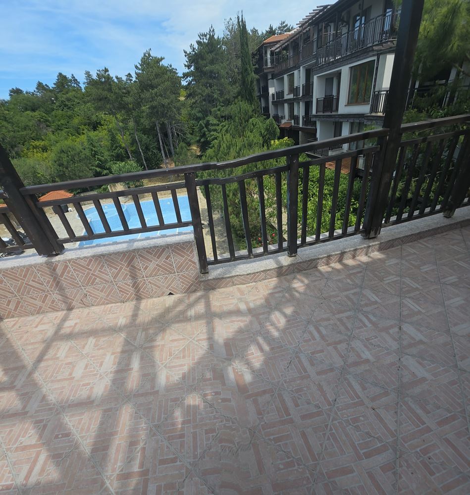 Geräumiges Apartment mit zwei Schlafzimmern und Meerblick in einer Anlage bei Sozopol – Komfort, Natur und Ruhe vereint