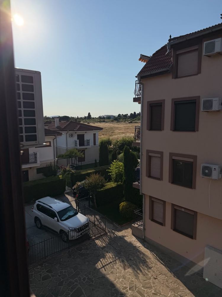 Gemütliche Wohnung mit einem Schlafzimmer in Ravda in einer Wohnanlage – bezugsfertig