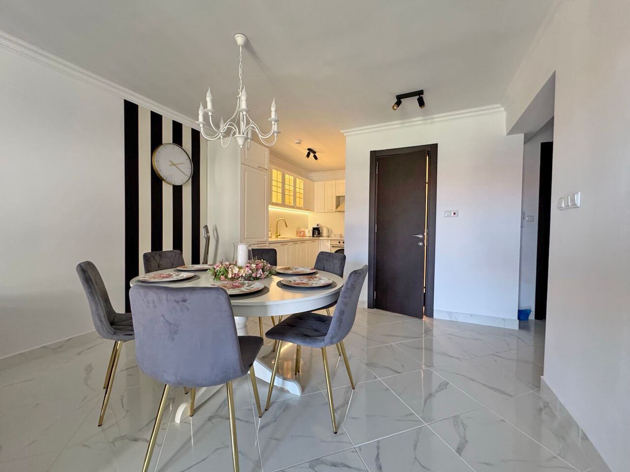 Geräumige 3-Zimmer-Wohnung in einer modernen Anlage in Sveti Vlas – Komfort zwischen Meer und Bergen