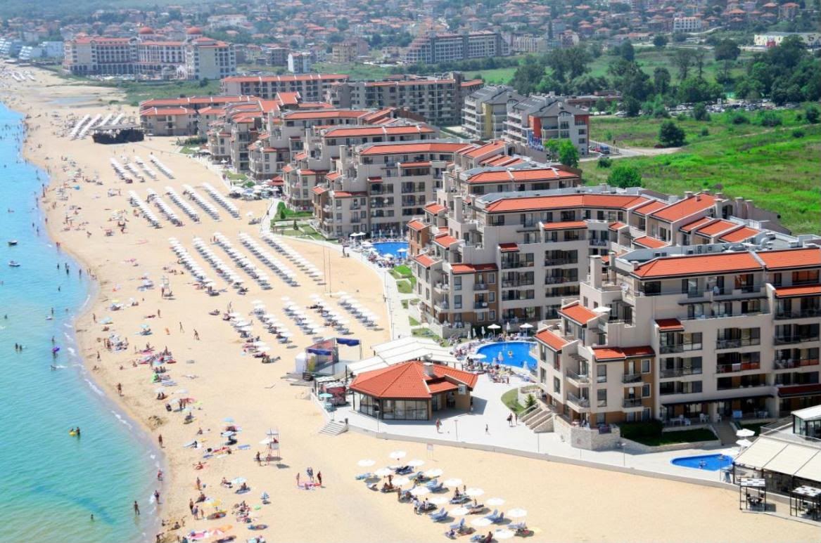 Großzügige 3-Zimmer-Wohnung in erster Meereslinie in Obzor mit Panoramablick auf das Meer