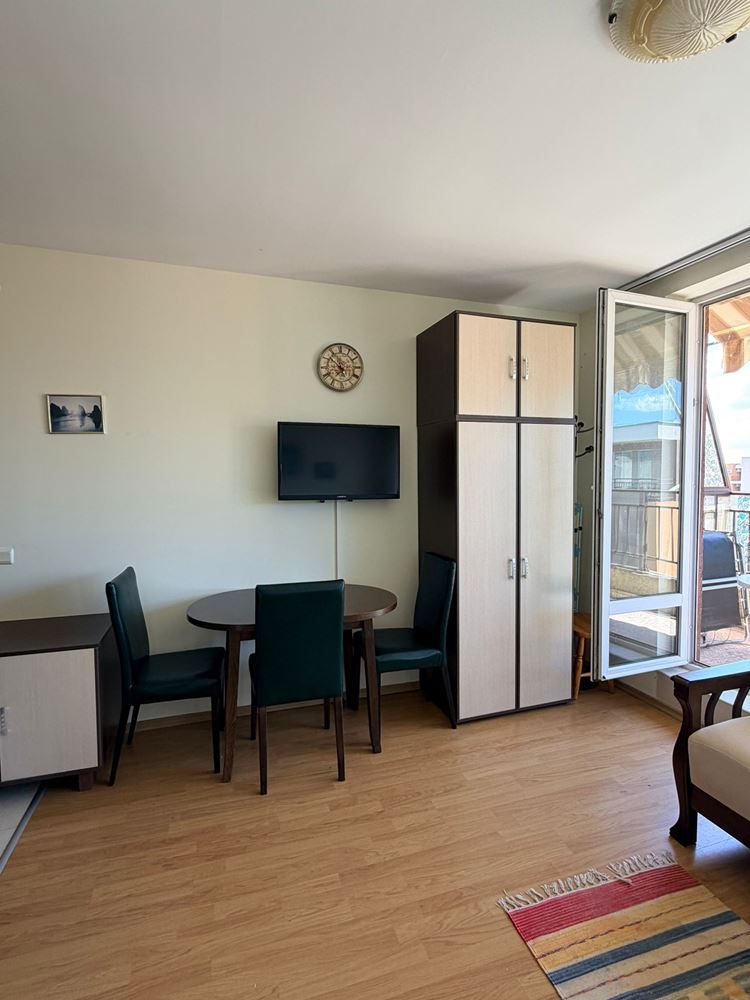Möbliertes Studio in Sonnenstrand mit Swimmingpool, Tennisplatz und grüner Gartenanlage