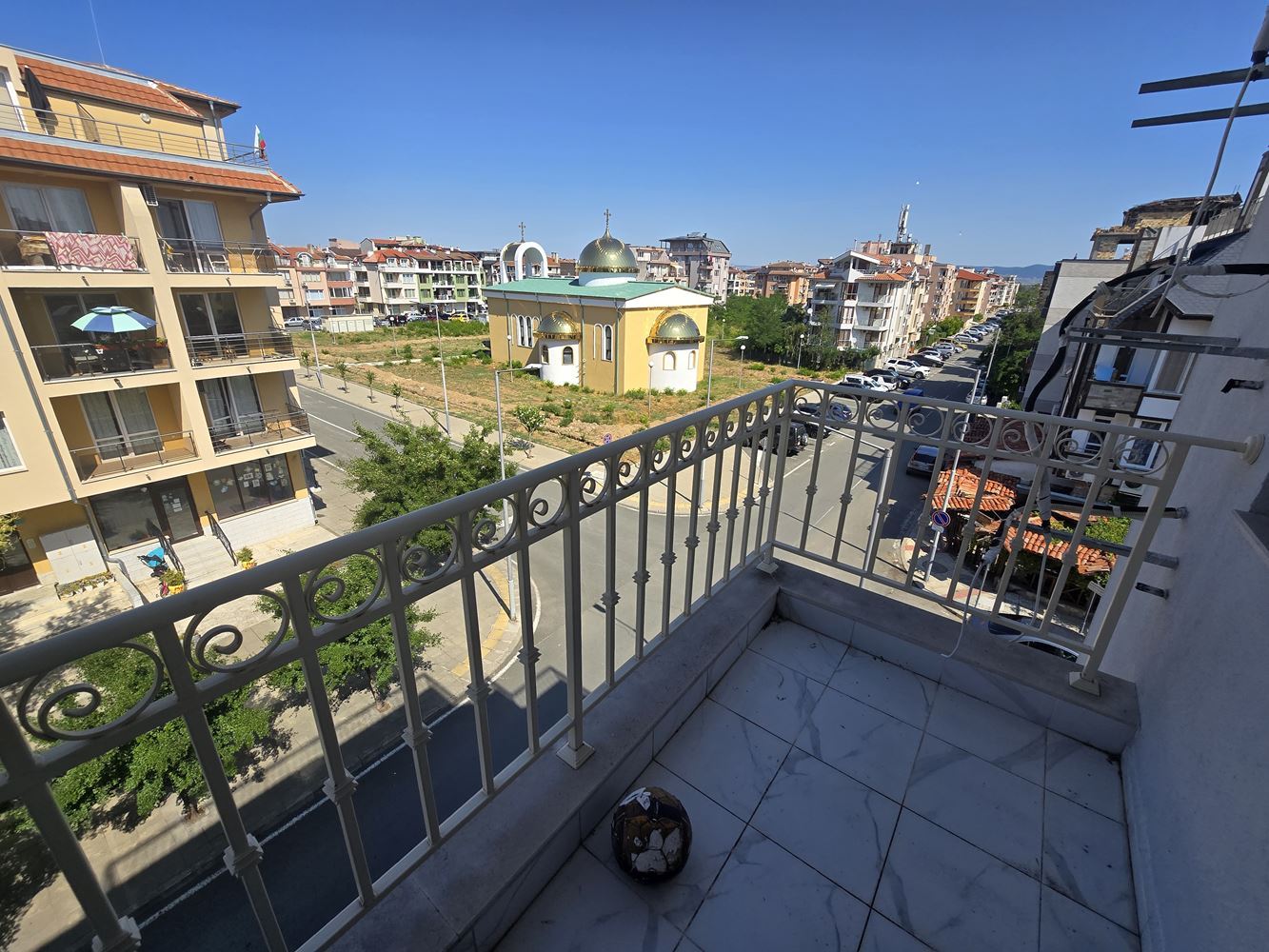 Nessebar – Drei-Zimmer-Wohnung in einem Neubau ohne Instandhaltungsgebühr, mit Möglichkeit zur Ratenzahlung