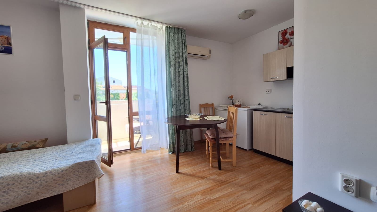 Studio in Ravda mit Swimmingpool und Stellplätzen – komfortable Immobilie am Meer zu einem erschwinglichen Preis