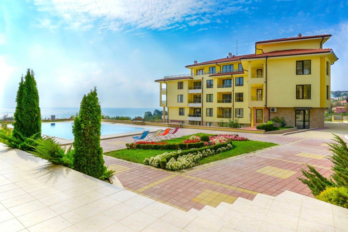 Möblierte 2-Zimmer-Wohnung in erster Meereslinie mit Meerblick in Byala