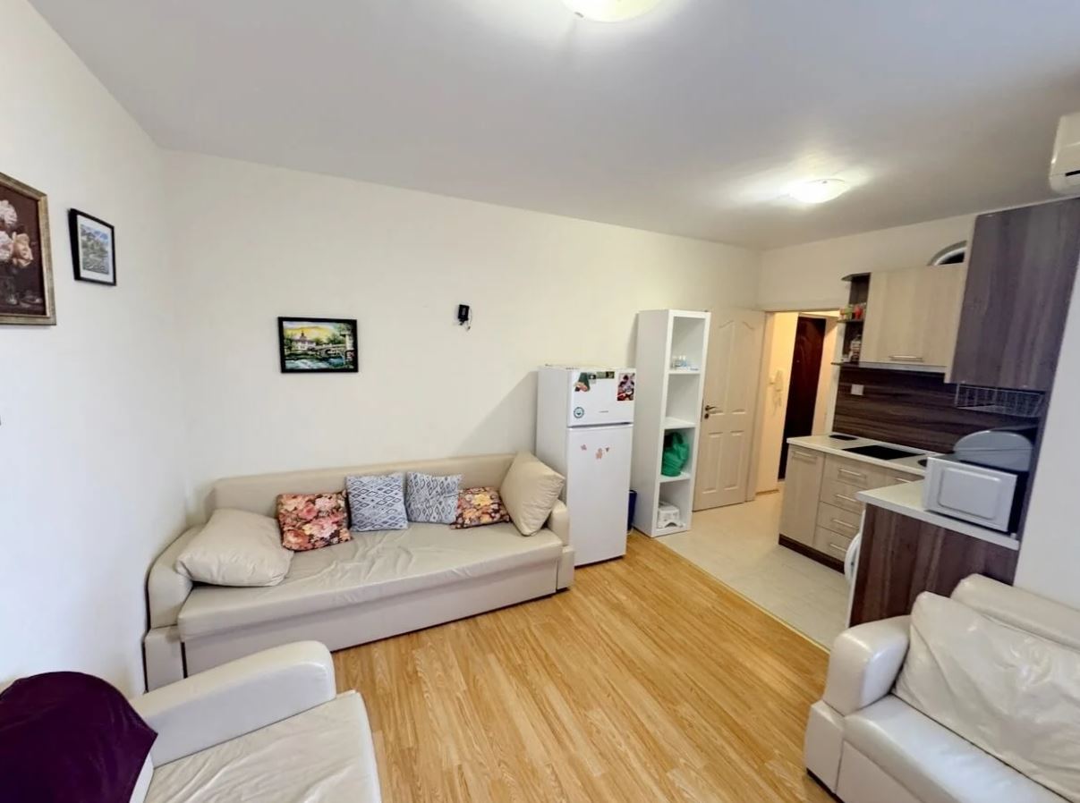 Meerkomfort und Gemütlichkeit in einem stilvollen Apartment mit einem Schlafzimmer in Ravda