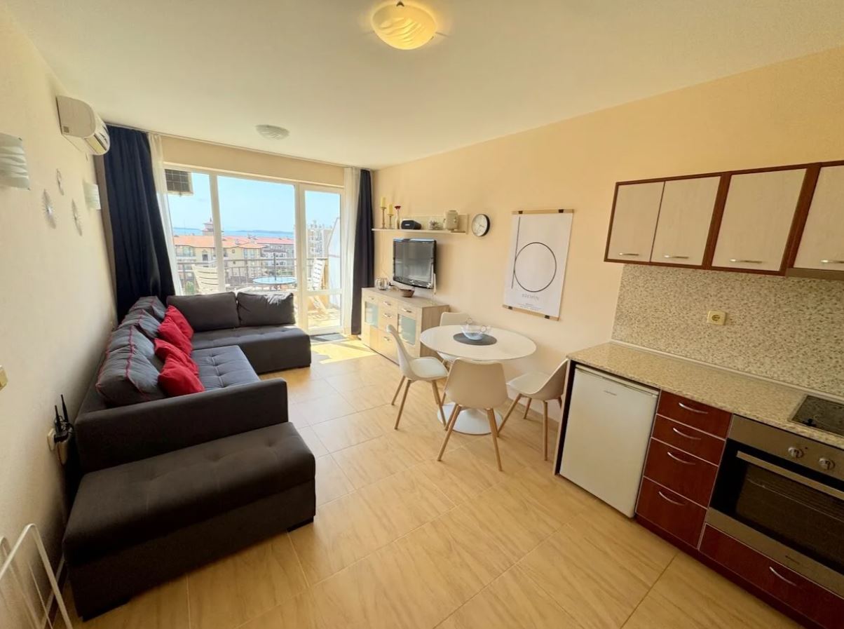 2-Zimmer-Wohnung in Sveti Vlas – Panoramablick und Komfort in einer geschlossenen Anlage