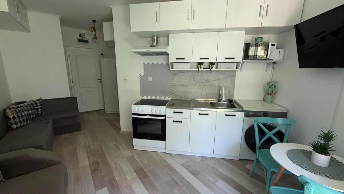 Luxus-Studio mit großer Veranda in einer prestigeträchtigen Anlage in Sonnenstrand – Komfort, Grünflächen und SPA-Entspannung