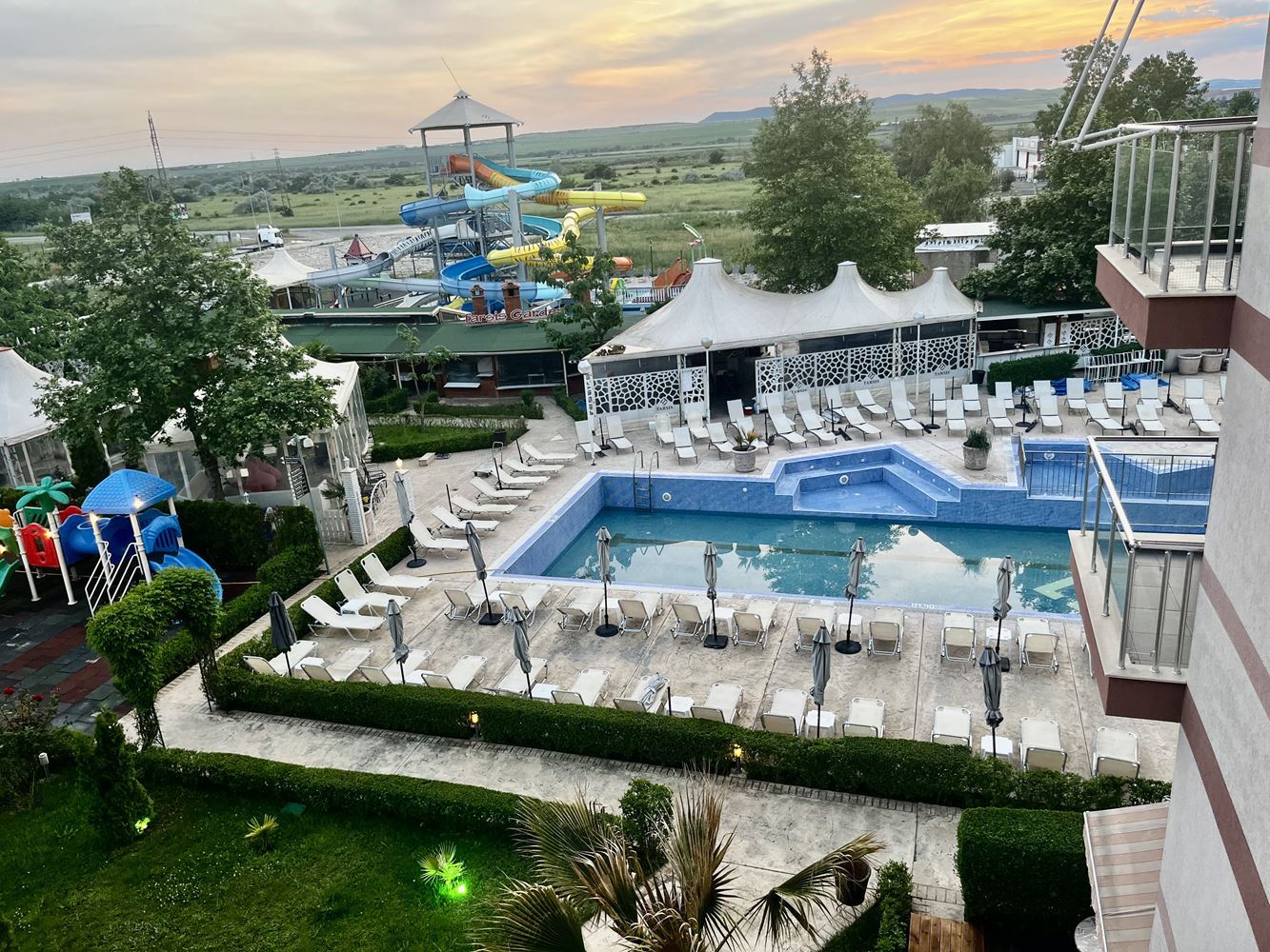 Schönes Studio mit herrlichem Blick auf den Pool im Herzen von Sonnenstrand