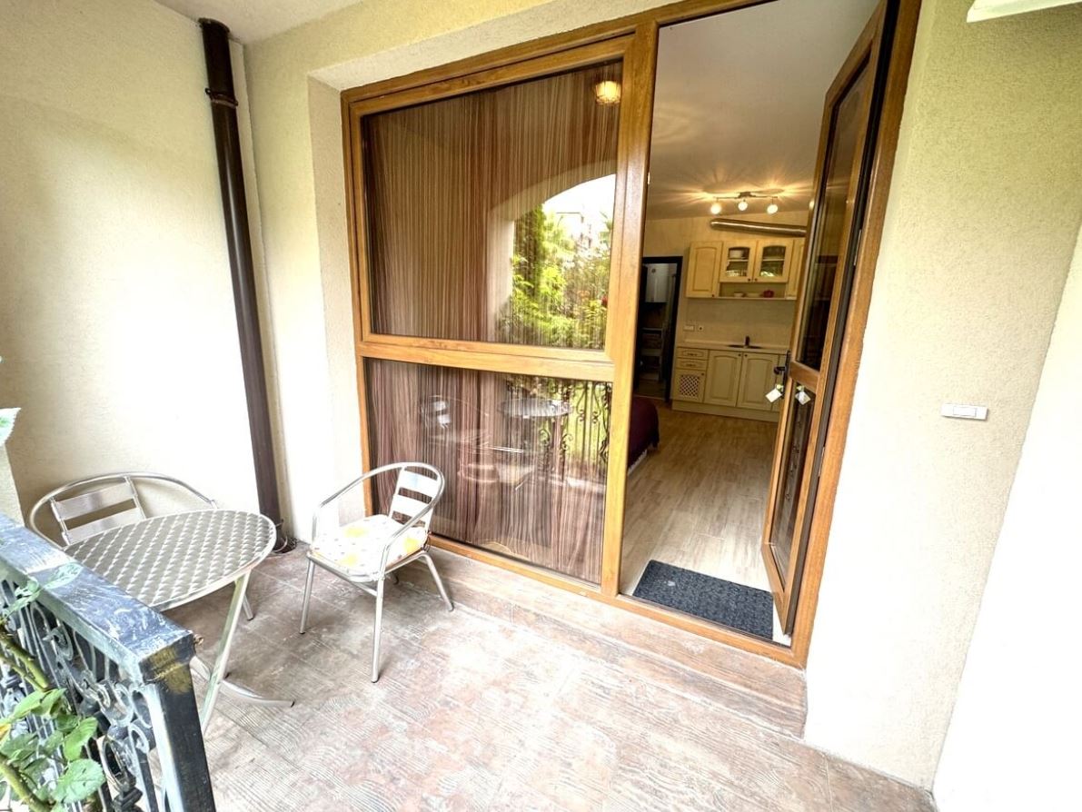 Stilvolles Studio mit Zugang zum Innenhof in einer luxuriösen Wohnanlage in Sonnenstrand