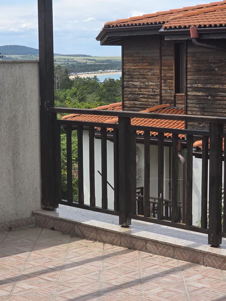 Geräumiges Apartment mit zwei Schlafzimmern und Meerblick in einer Anlage bei Sozopol – Komfort, Natur und Ruhe vereint