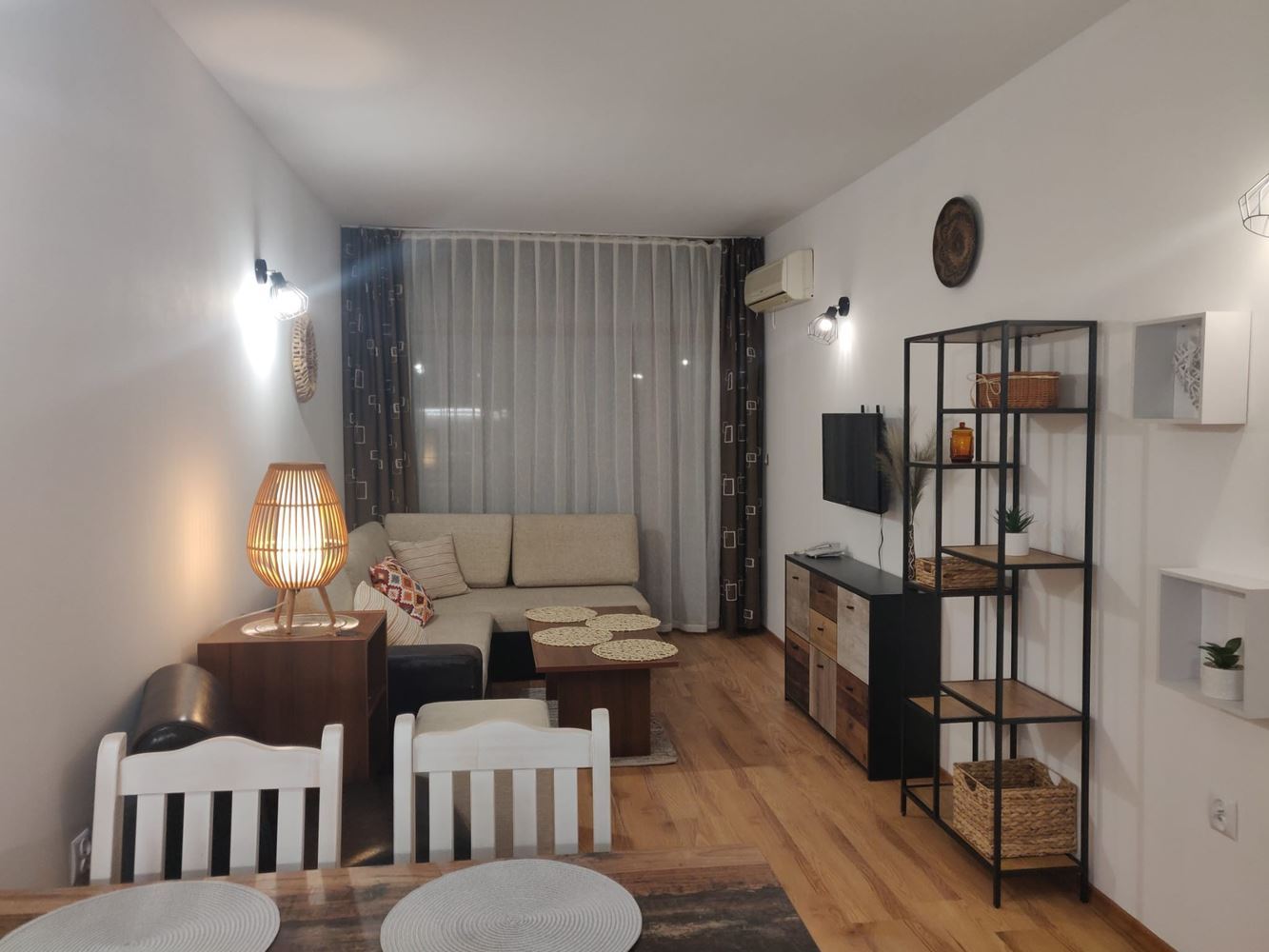 Großzügige Wohnung mit einem Schlafzimmer und teilweise Meerblick – Sonnenstrand, 100 m vom Strand entfernt
