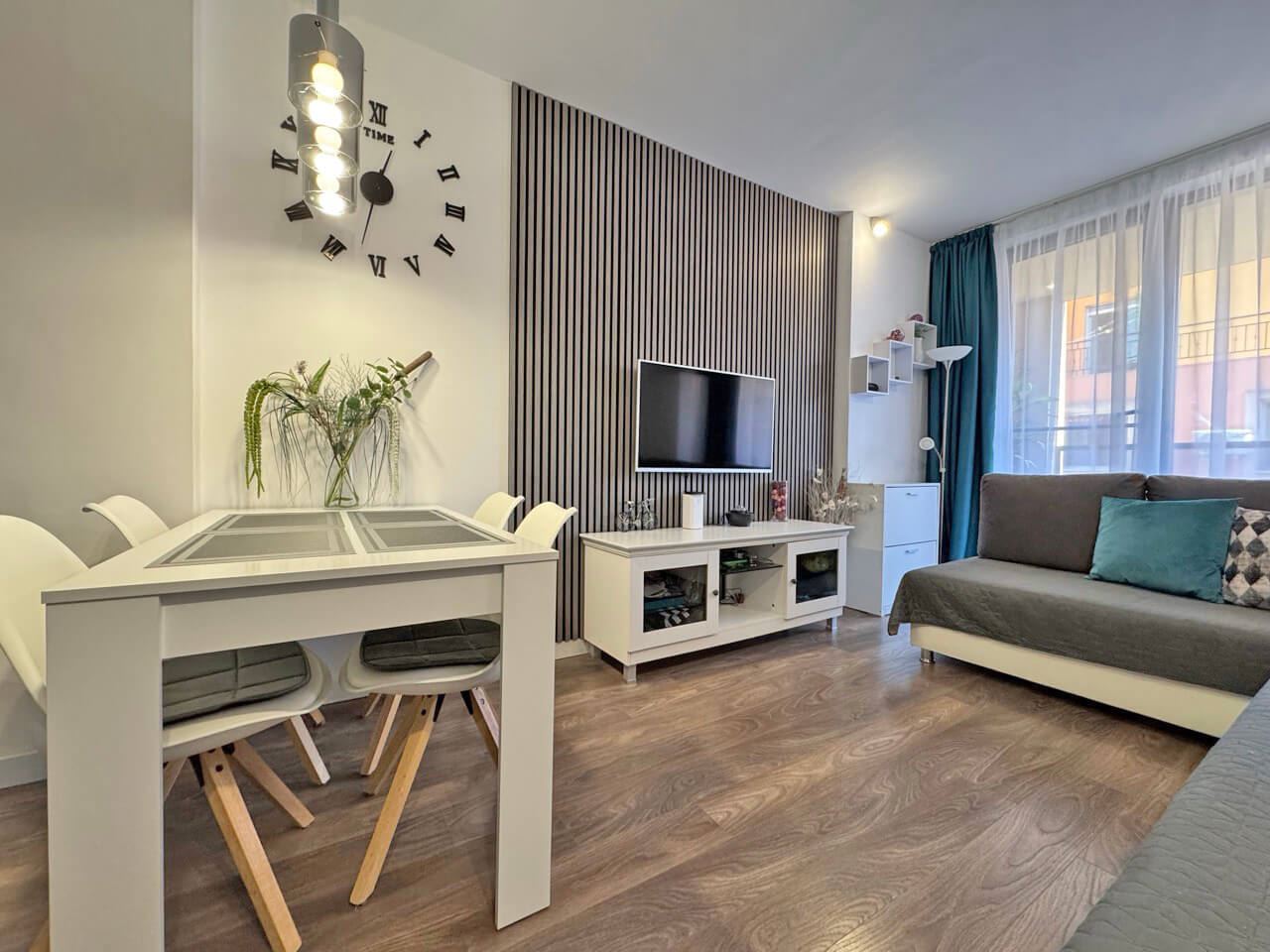 Modernes, vollständig möbliertes Apartment mit einem Schlafzimmer in Sonnenstrand – Stil und Komfort das ganze Jahr über