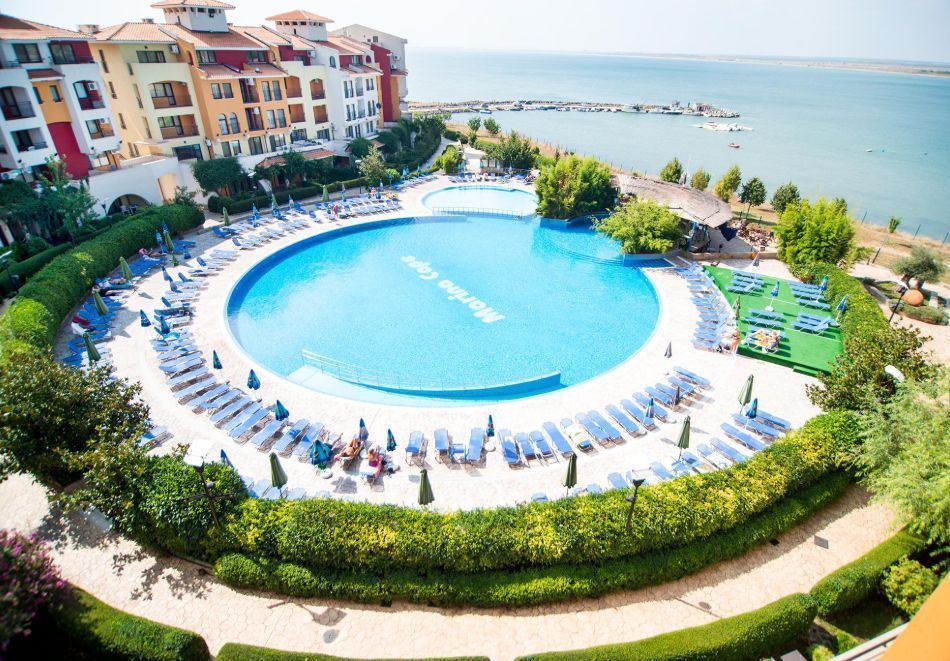 Aheloy – Studio-Apartment in erster Meereslinie mit Poolblick und hervorragenden Annehmlichkeiten