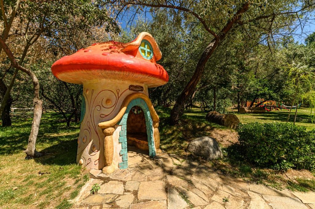 2-Zimmer-Wohnung mit Blick auf den Park und den Swimmingpool in einer prestigeträchtigen Wohnanlage am Sonnenstrand