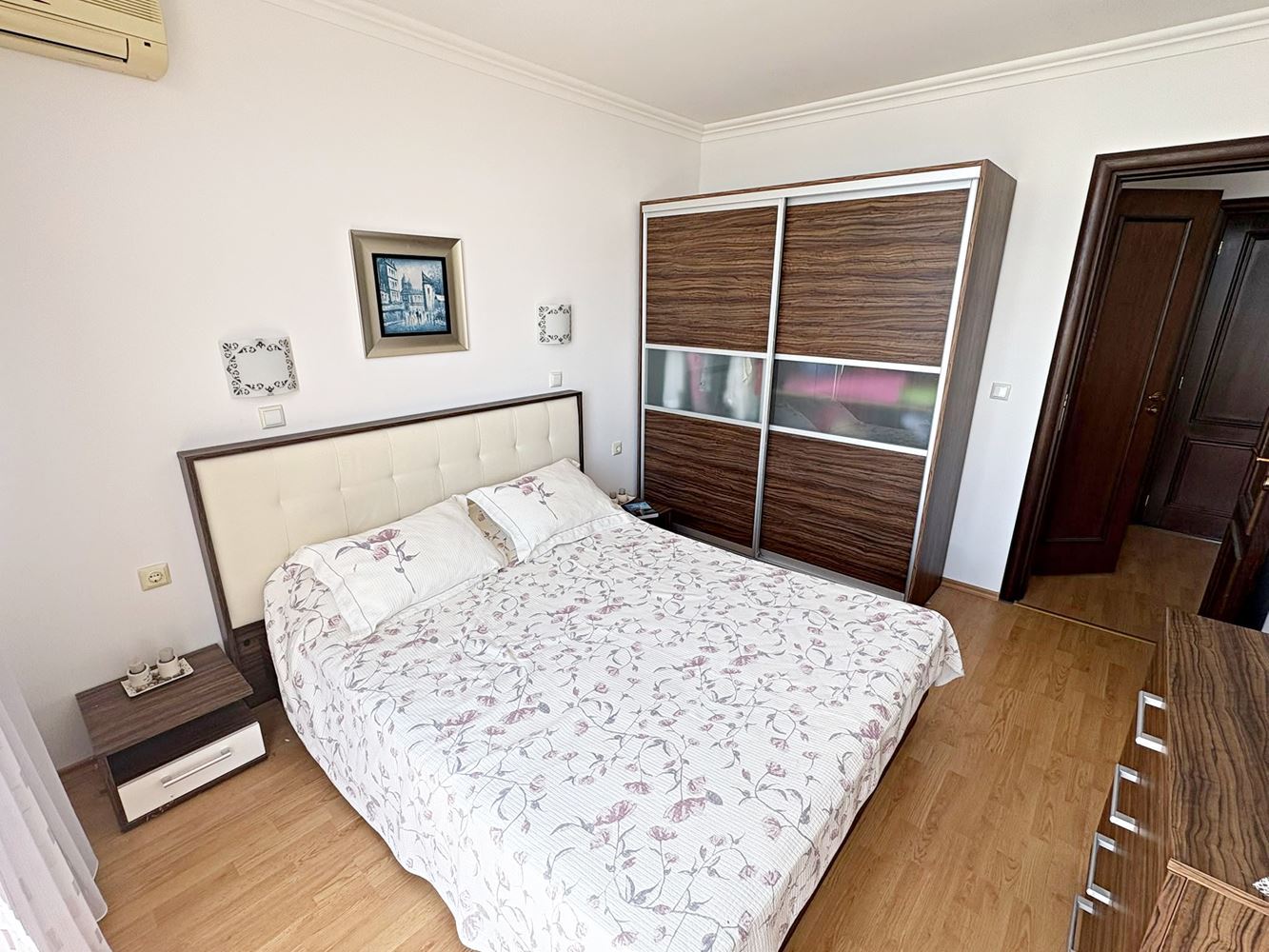 Luxuriöse 2-Zimmer-Wohnung mit Panoramablick auf das Meer in erster Linie in Sveti Vlas