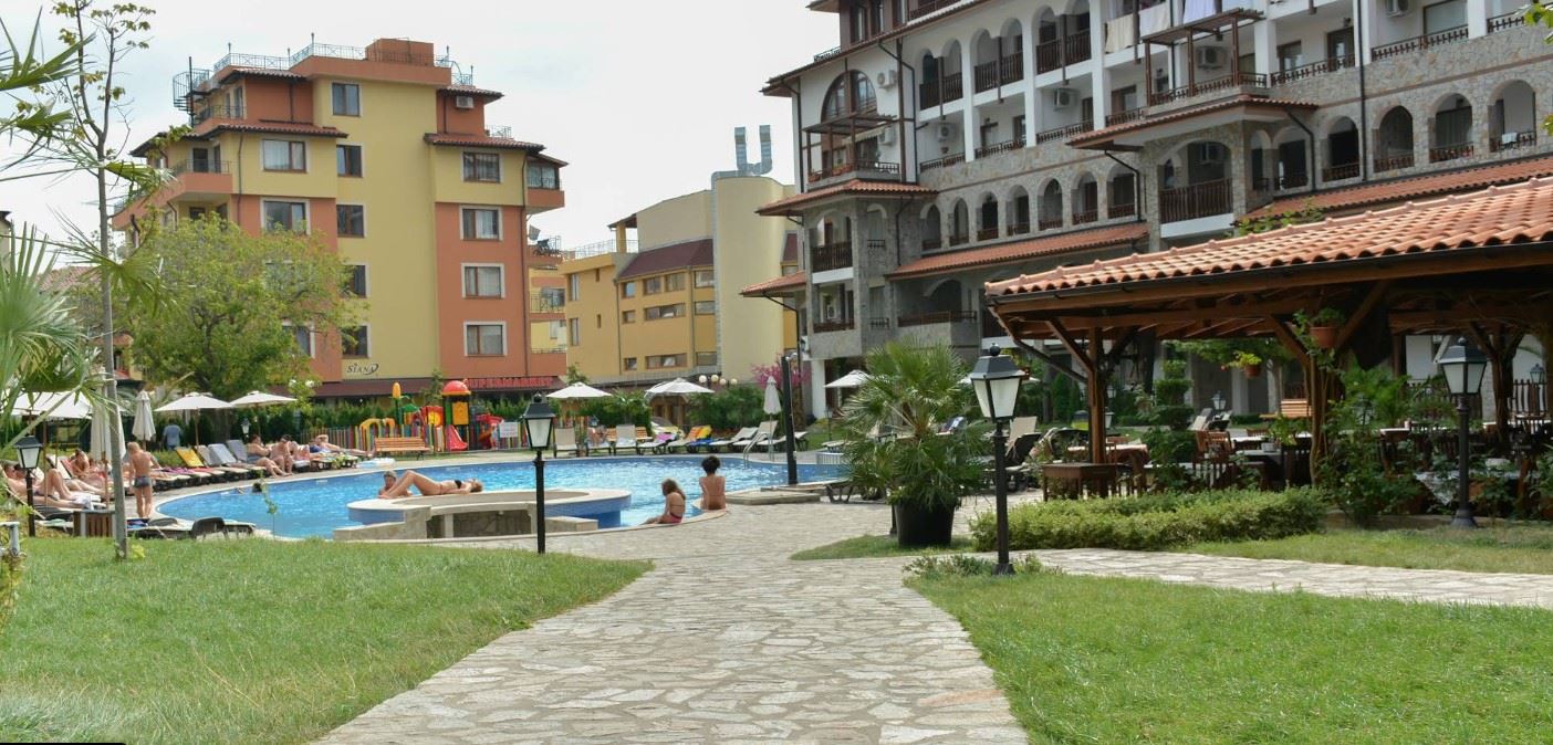 Geräumige Zwei-Zimmer-Wohnung in einem prestigeträchtigen Komplex in Sveti Vlas – 200 Meter vom Meer entfernt