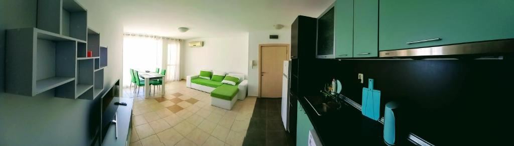 Geräumige 3-Zimmer-Wohnung mit traumhaftem Panoramablick auf das Meer in Sveti Vlas – Komfort, Ruhe und hervorragende Lage