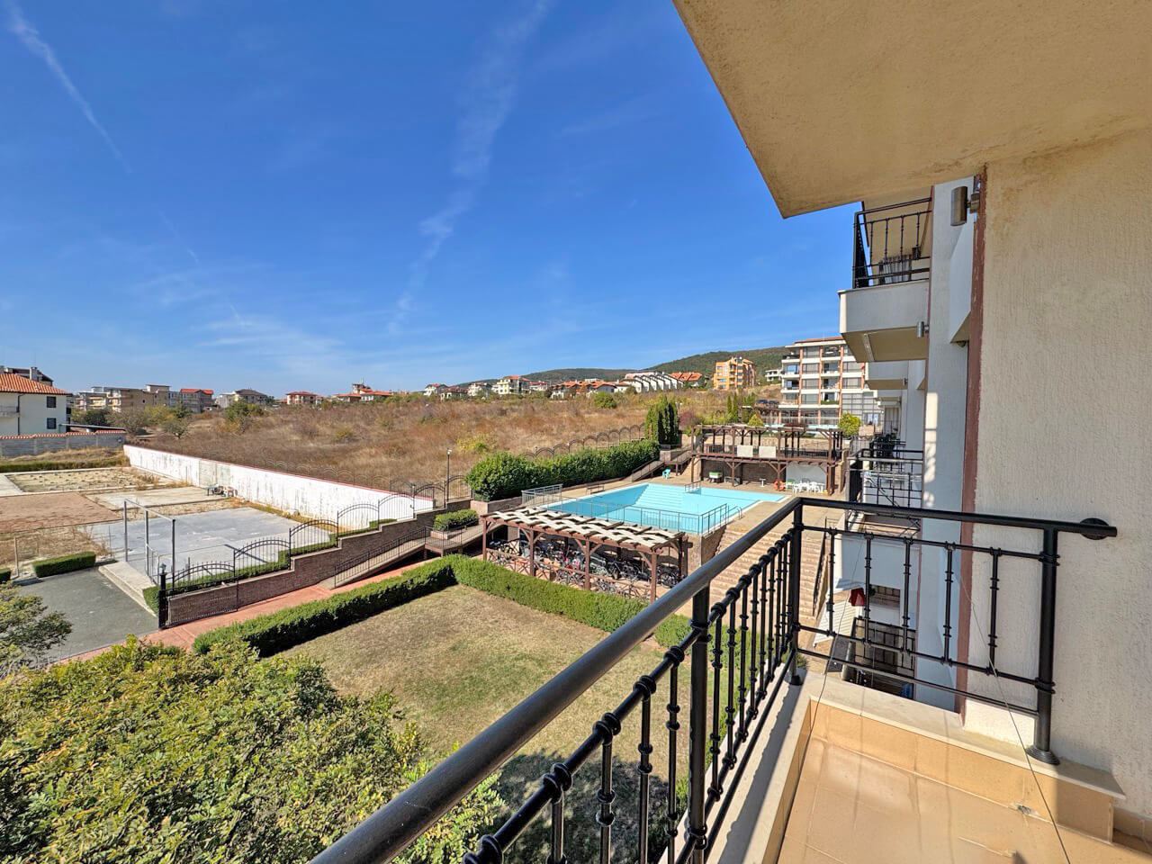 2-Zimmer-Wohnung mit Meerblick in Sveti Vlas – Luxus, Pools und SPA-Einrichtungen das ganze Jahr über