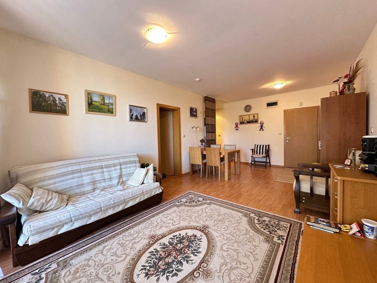 Sveti Vlas – vollständig möblierte Wohnung in erster Meereslinie mit Privatstrand und Meeresatmosphäre
