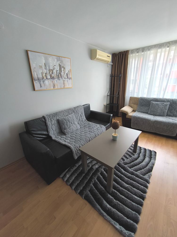 Luxuriöse Wohnung mit einem Schlafzimmer in erster Meereslinie in Sveti Vlas