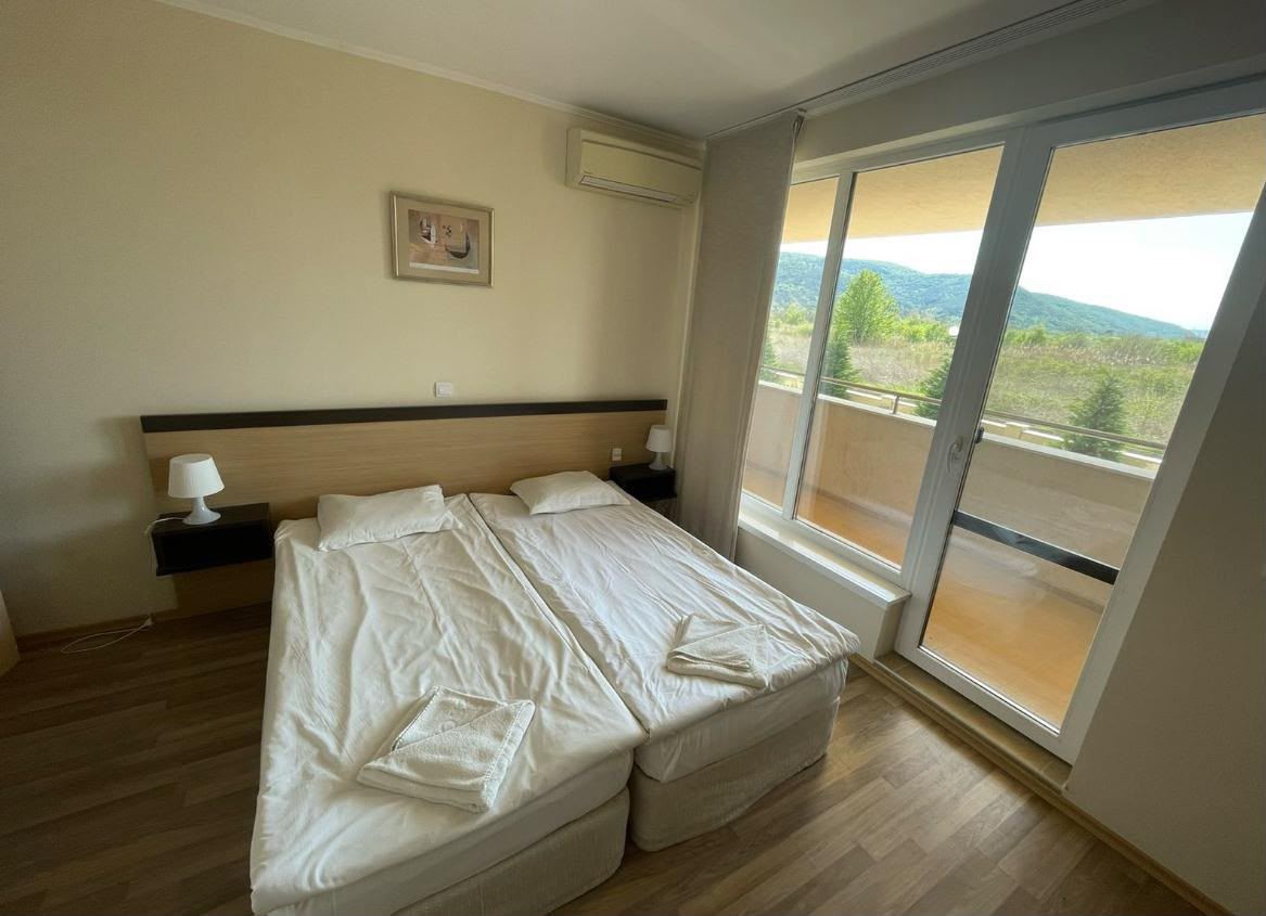 Großzügige 3-Zimmer-Wohnung in erster Meereslinie in Obzor mit Panoramablick auf das Meer