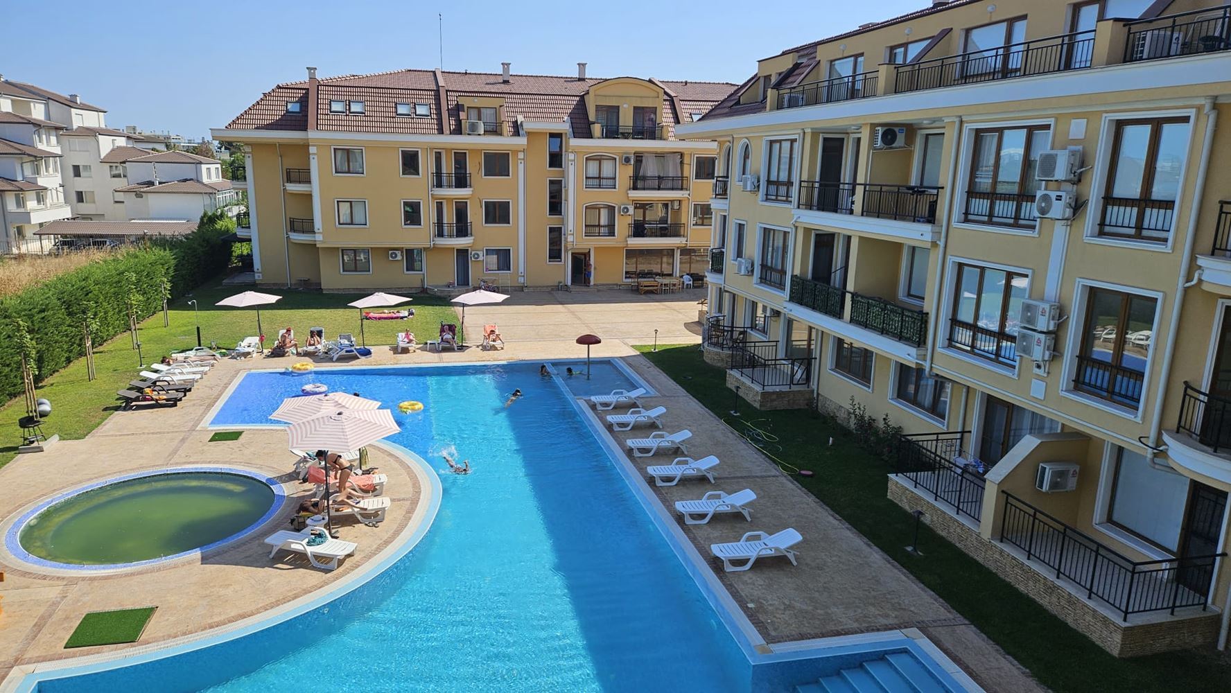 Ein-Zimmer-Wohnung mit Akt 16 in Ravda, vierte Etage – modernes Gebäude, ausgezeichnete Lage und Renditepotenzial