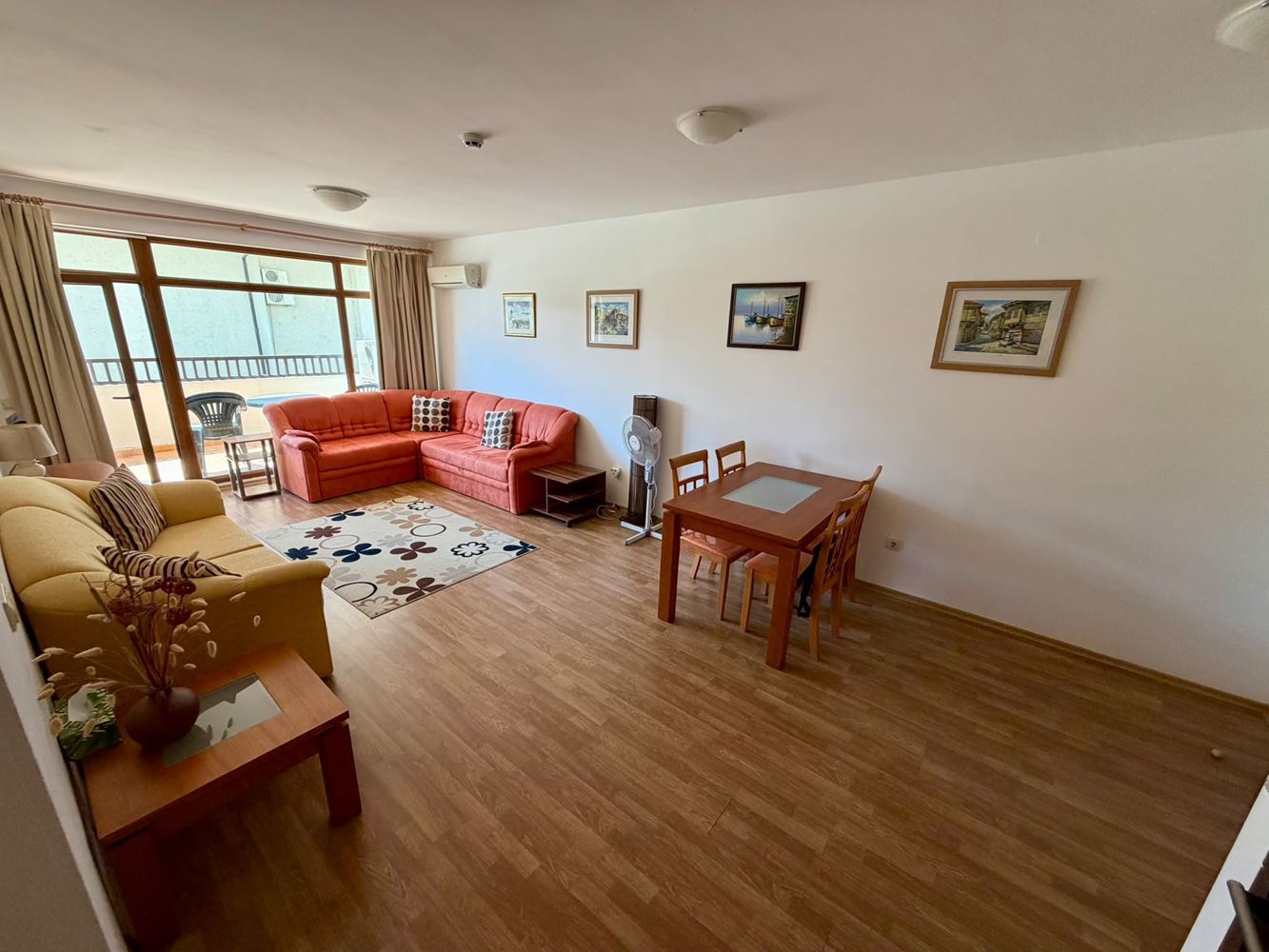 Großzügige Zweizimmerwohnung mit Poolblick in Aheloy