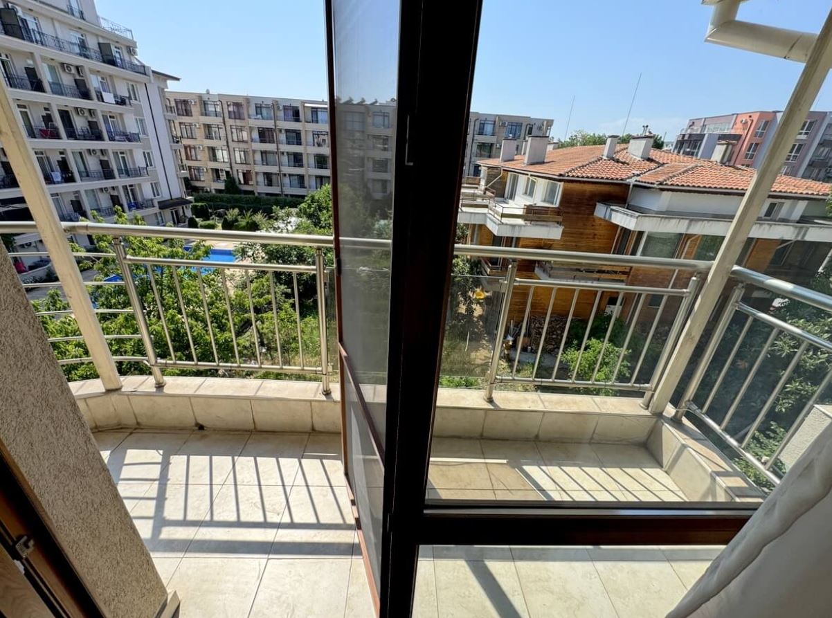 Geräumiges Apartment mit zwei Schlafzimmern in Sonnenstrand – Komfort, Ruhe und eine angenehme Umgebung
