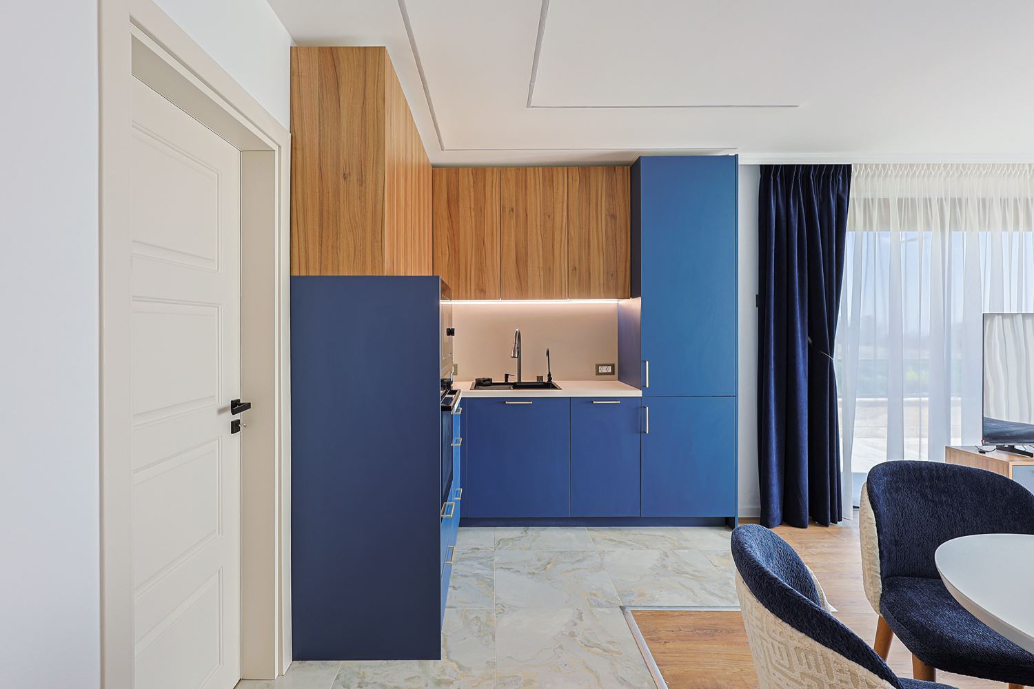 Zweizimmerwohnung mit Meerblick und Designer-Renovierung in einer grünen Anlage in Sonnenstrand
