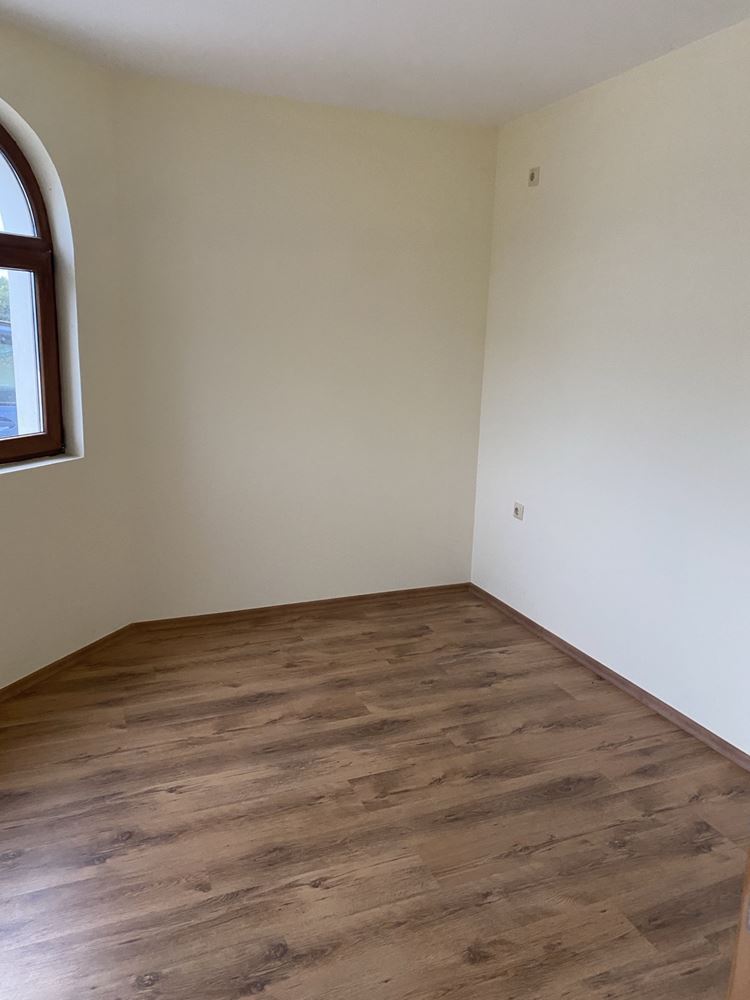 Ein-Zimmer-Wohnung mit Akt 16 in Ravda, vierte Etage – modernes Gebäude, ausgezeichnete Lage und Renditepotenzial