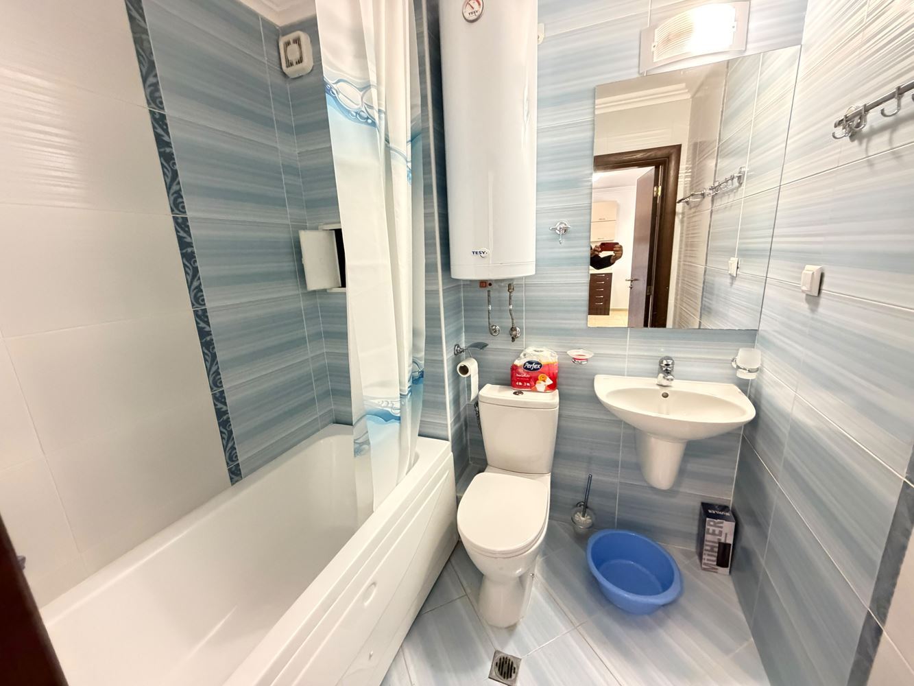 Wohnung in erster Meereslinie mit direktem Strandzugang in Sveti Vlas – privater Garten direkt an der Wohnung