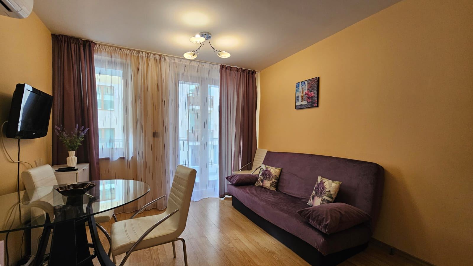 Gemütliche und stilvoll eingerichtete 2-Zimmer-Wohnung mit teilweisem Meerblick