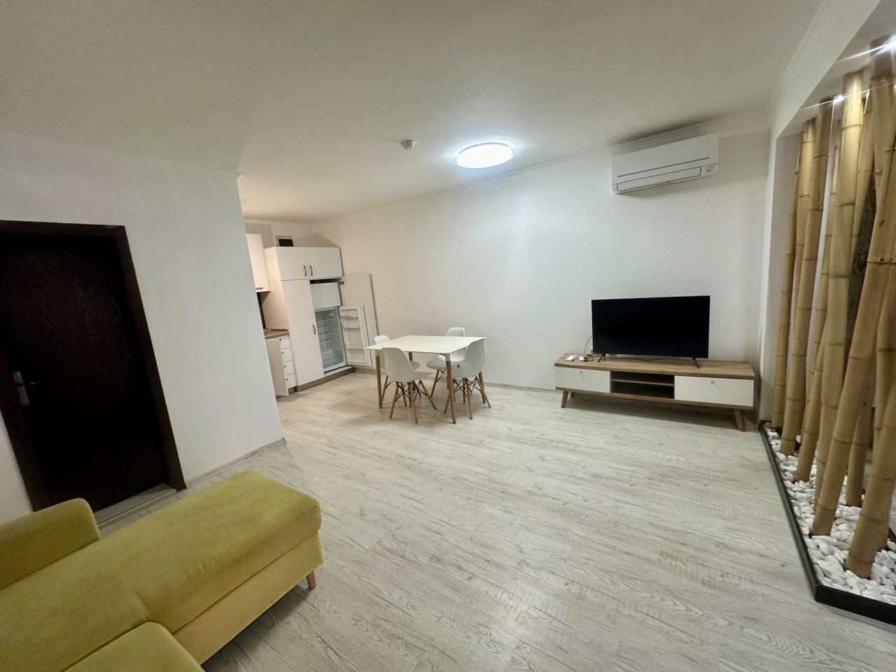 Geräumiges Erdgeschoss-Studio mit Terrasse und Möglichkeit zur Umwandlung in eine Ein-Zimmer-Wohnung – nur 300 m vom Meer