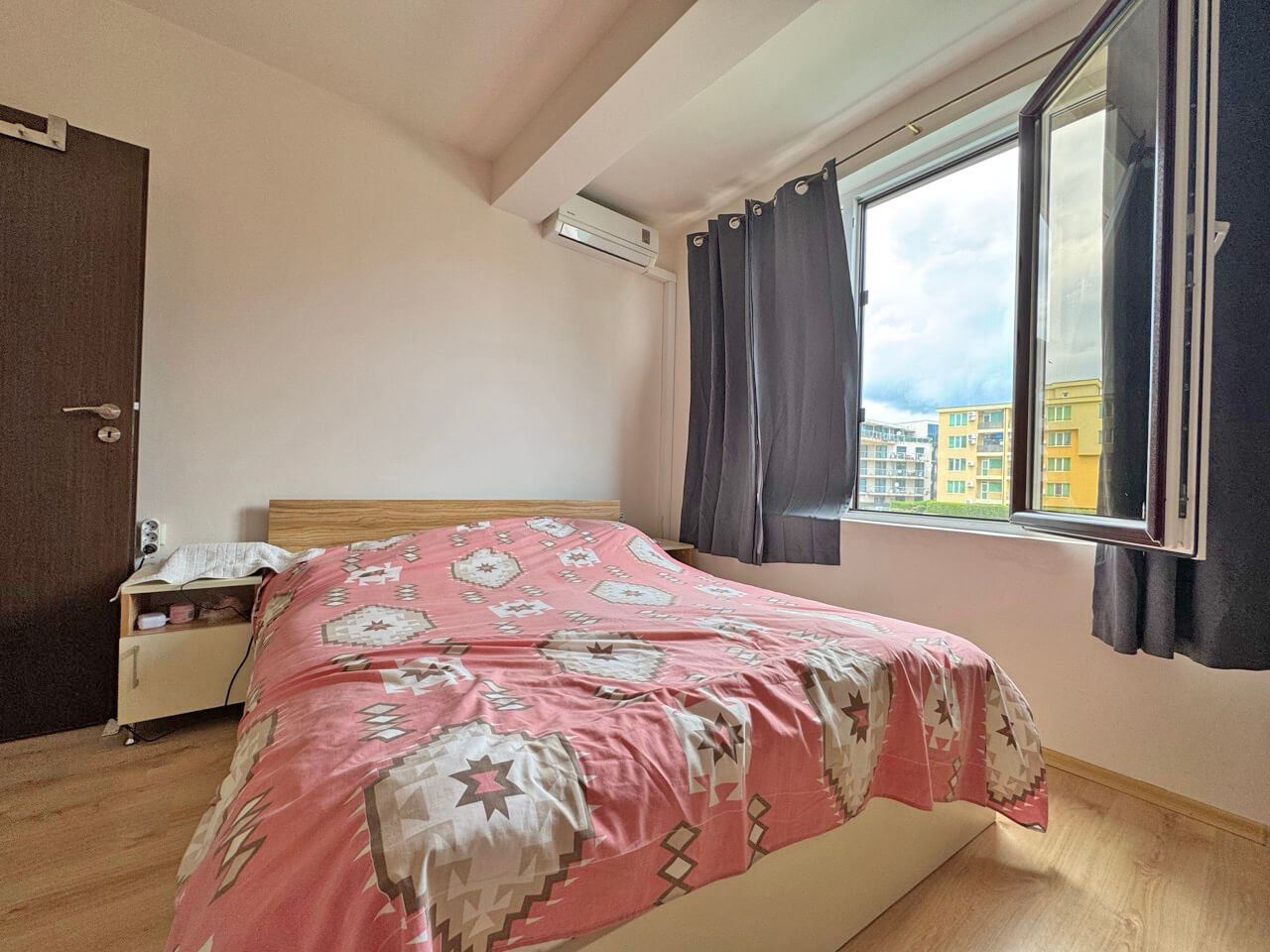 Zwei-Zimmer-Wohnung in Sunny Beach – voll möbliert, mit Pool und hervorragendem Investitionspotenzial