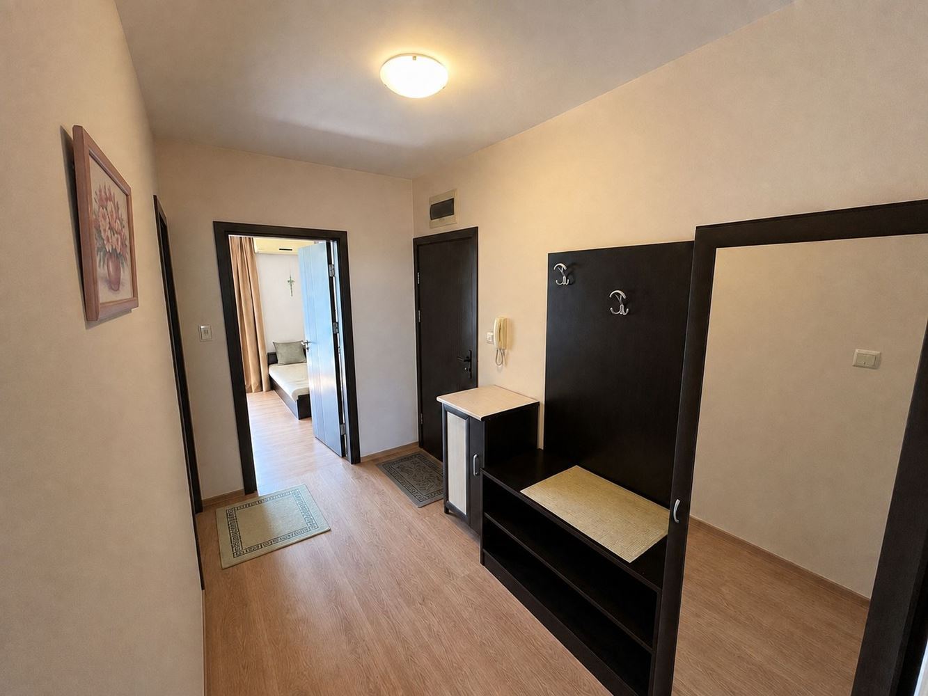 Helle 2-Zimmer-Wohnung in Tsarevo – nur 200 Meter vom Strand entfernt, umgeben von Meeresflair und der Natur des Strandzha-Gebirges