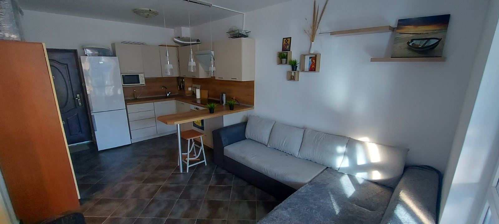 Pomorie – 3-Zimmer-Wohnung mit zwei Schlafzimmern und Meerblick in einer Anlage mit Swimmingpool und Parkplatz