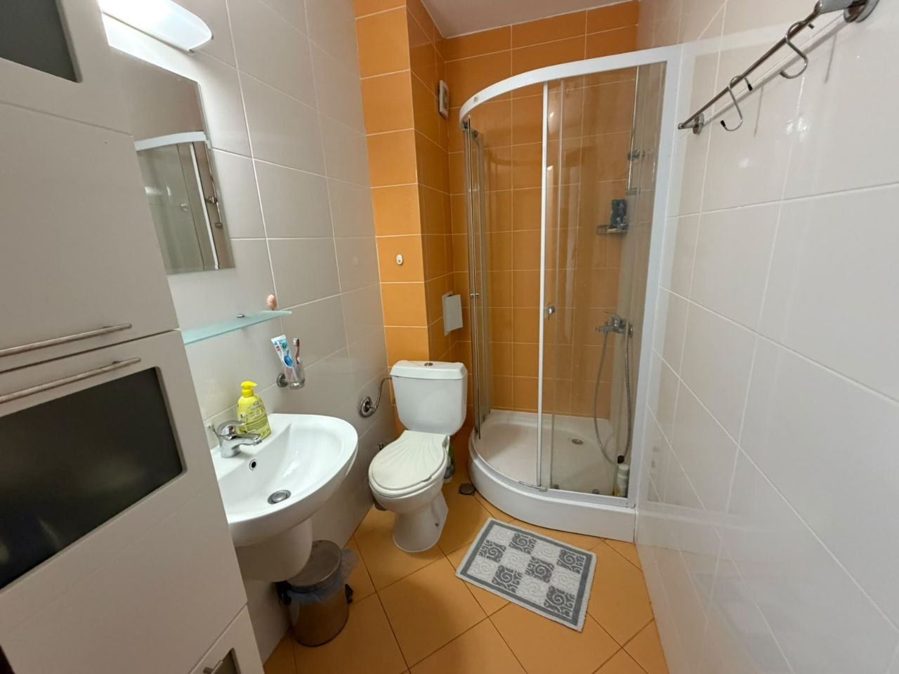 Stilvolle Wohnung mit einem Schlafzimmer und Meerblick in einer prestigeträchtigen Wohnanlage in Sveti Vlas – ideal für Urlaub und Investition