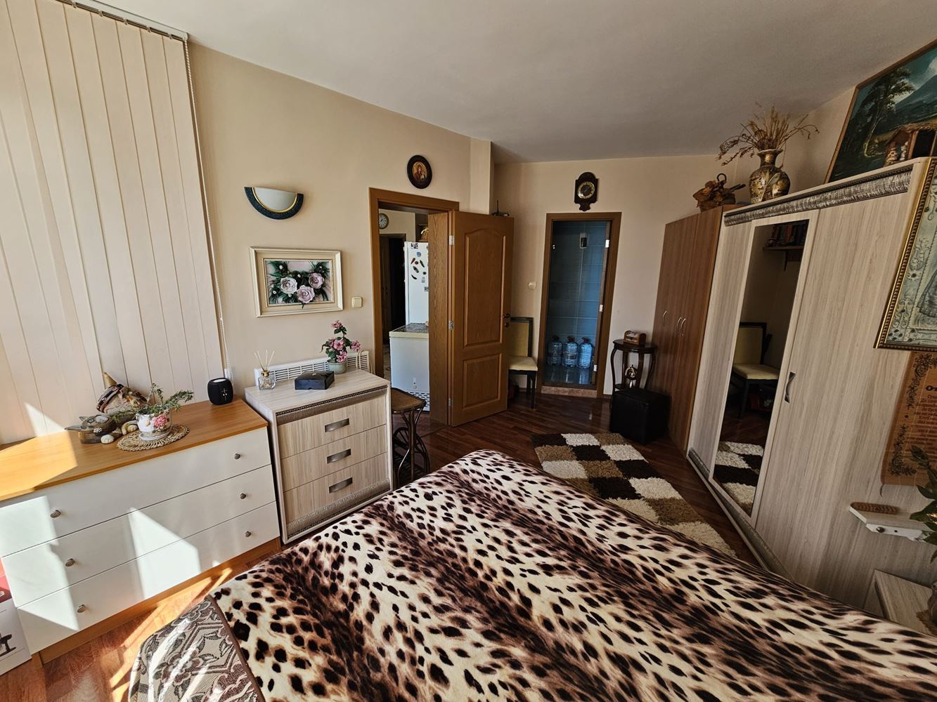 Einzimmerwohnung mit Meerblick in Sveti Vlas – Prestige, Komfort und Lage 100 m vom Strand entfernt. Mit Parkplatz in der Anlage