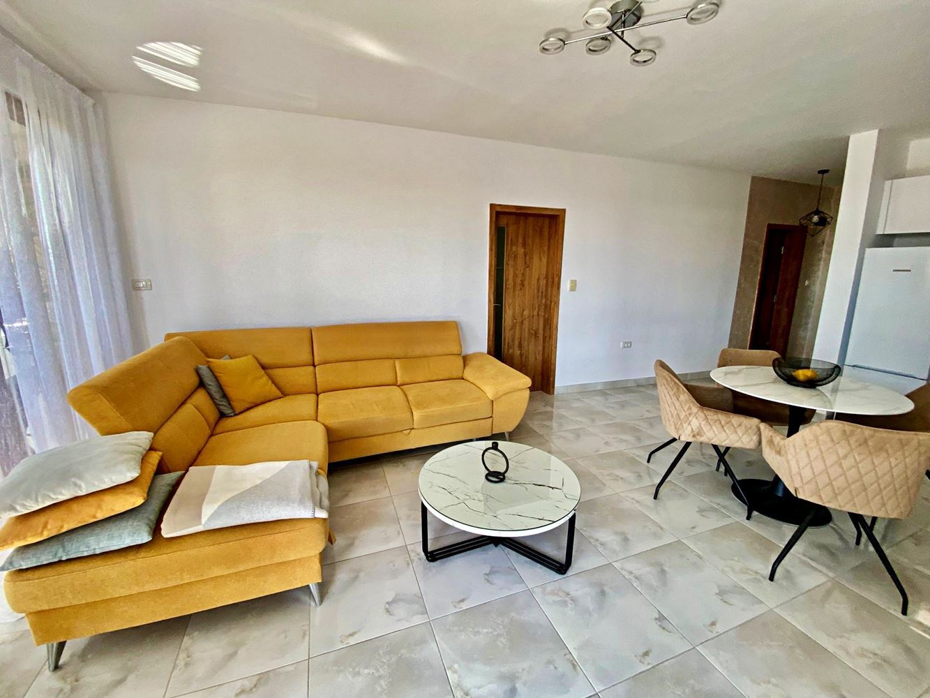 Luxuriöse 3-Zimmer-Wohnung in erster Meereslinie in der VIP-Zone von Sveti Vlas