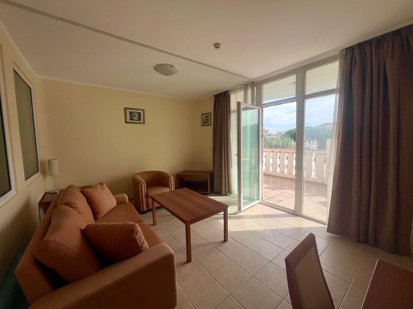Wohnung in erster Meereslinie mit Meerblick in Pomorie – Luxusurlaub jeden Tag