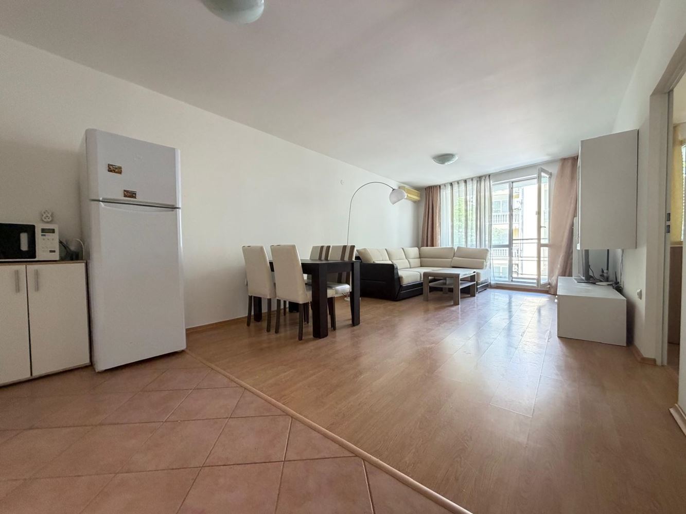 Geräumige Wohnung mit einem Schlafzimmer in Pomorie – mit großer Terrasse und ausgezeichnetem Investitionspotenzial