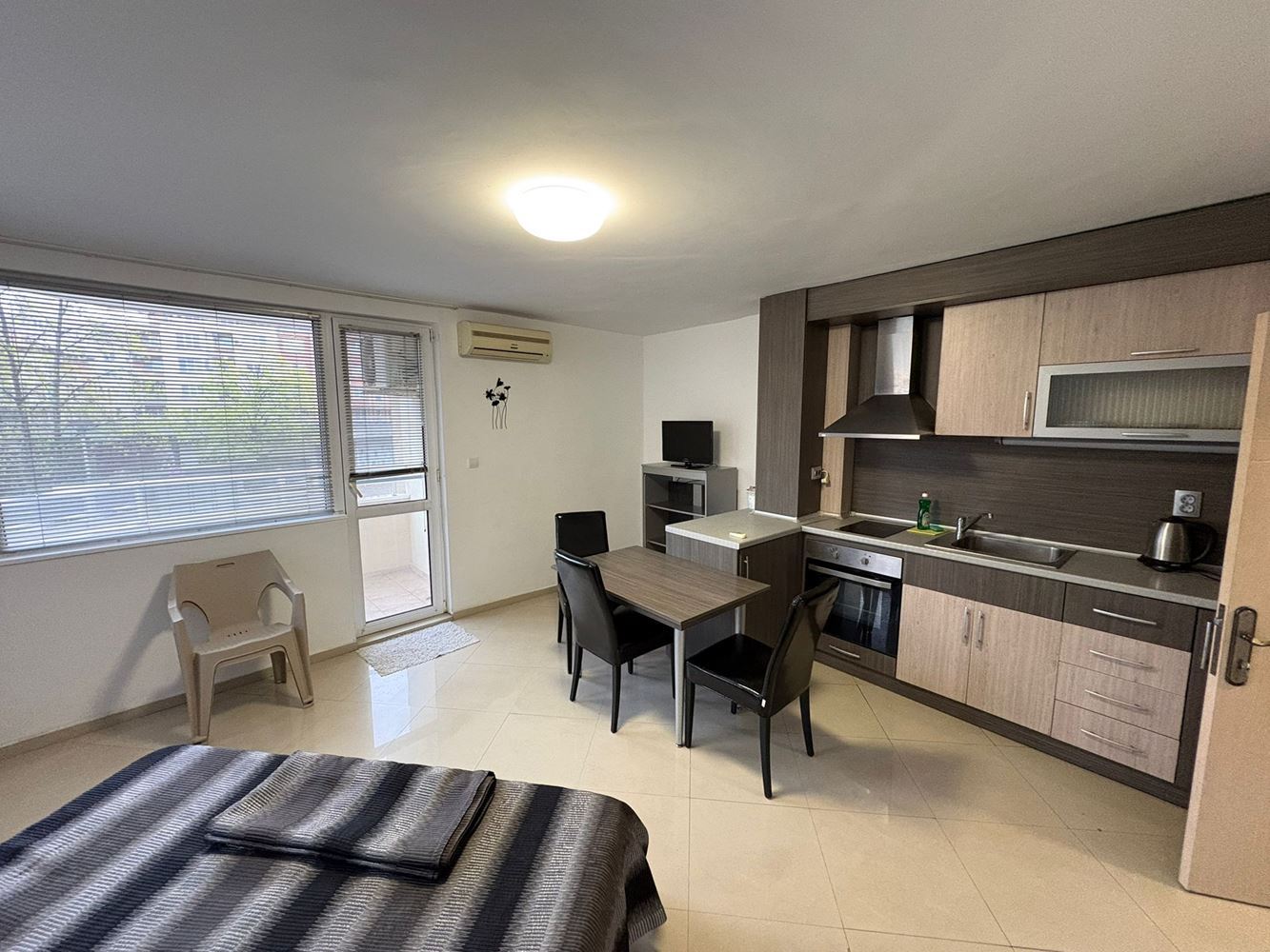 Geräumiges voll möbliertes Studio in Pomorie – Ostlage und ausgezeichnete Lage 400 m vom Meer entfernt